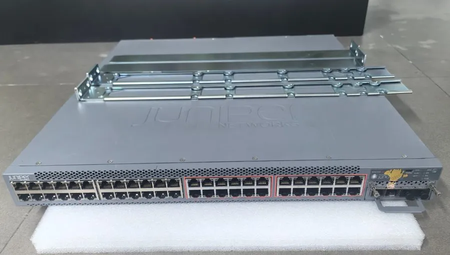 Коммутатор Juniper EX4300-48MP 48-Port Multi-Gigabit PoE+ Ethernet Switch