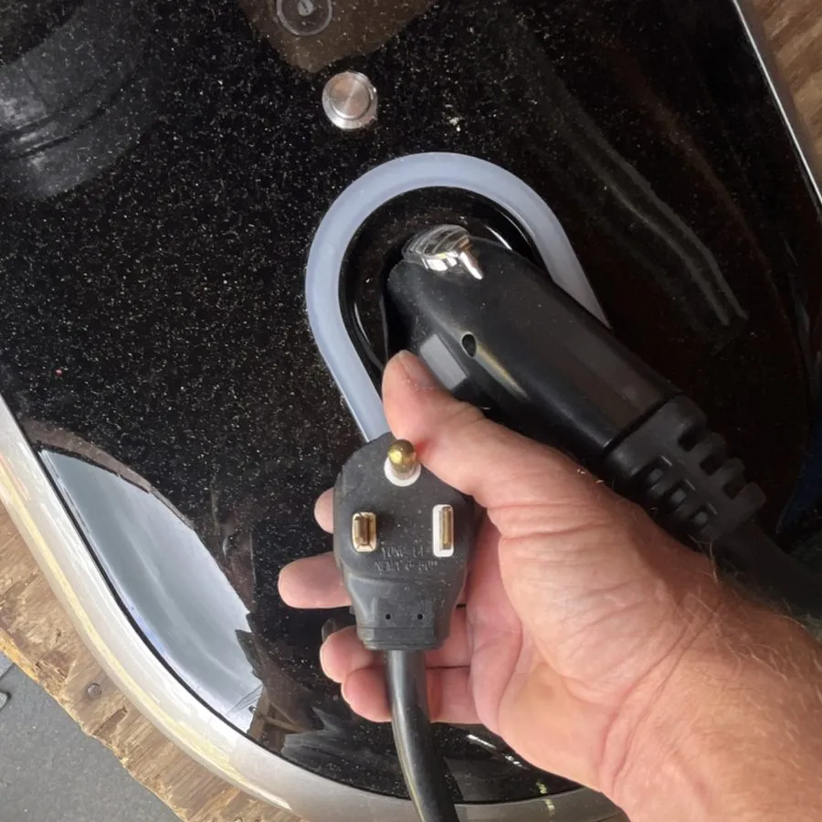 Аккумулятор GE WattStation Level 2 30 Amps/ 240-volt EV Electric Vehicle Chargin — фото лота 2