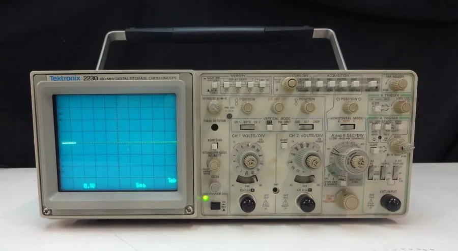 Осциллограф Tektronix 2230 100mhz Digital Storage Oscilloscope (YTH44)