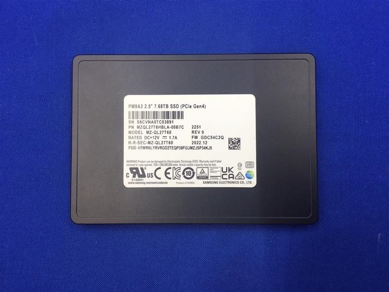 SSD-накопитель MZ-QL27T60 Samsung PM9A3 7.68TB PCIe Gen4 NVMe U.2 2.5'' SSD MZQL