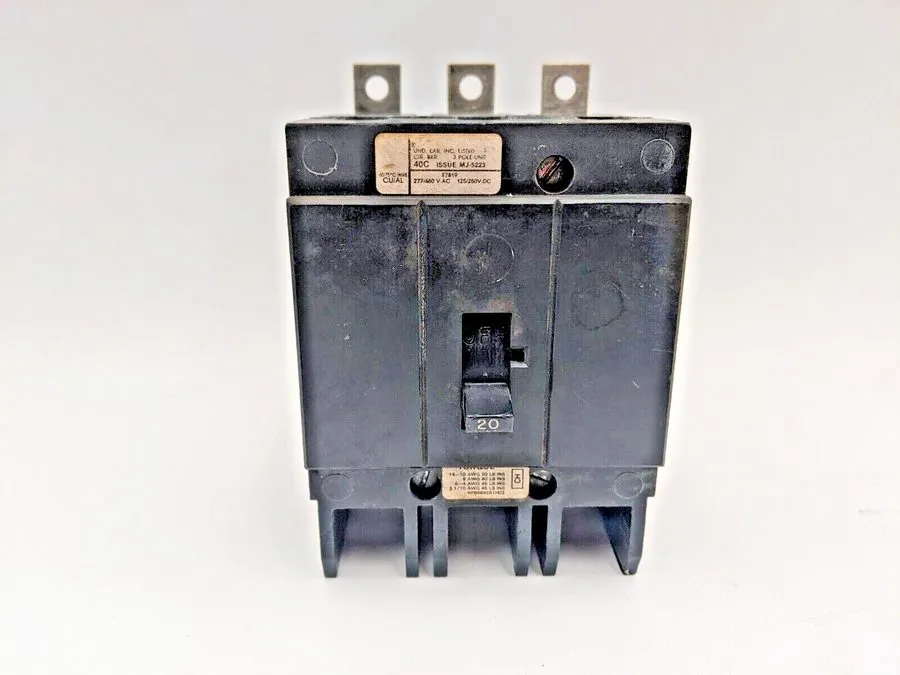 Автоматический выключатель Challenger CH3020 Bolt-On Circuit Breaker 20A 3P 277/