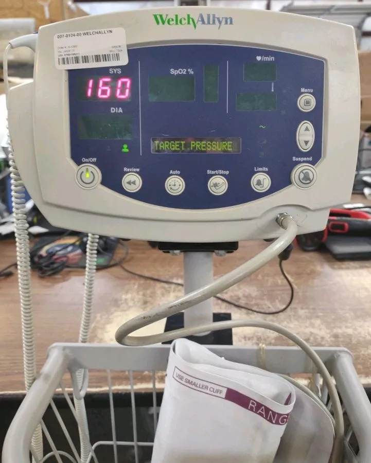 Монитор пациента Welch Allyn 007-0104-00 Vital Signs Monitor W/ Thermometer, Rol — фото лота 3