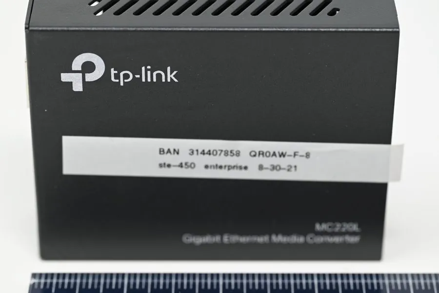 Медиаконвертер TP-Link MC220L Gigabit Ethernet SFP to RJ45 Fiber Media Converter — фото лота 1