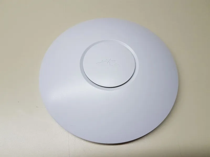 Точка доступа Wi-Fi Ubiquiti Networks UniFi AP UAP SWX-UAP 6545A-UAP Wireless Ac