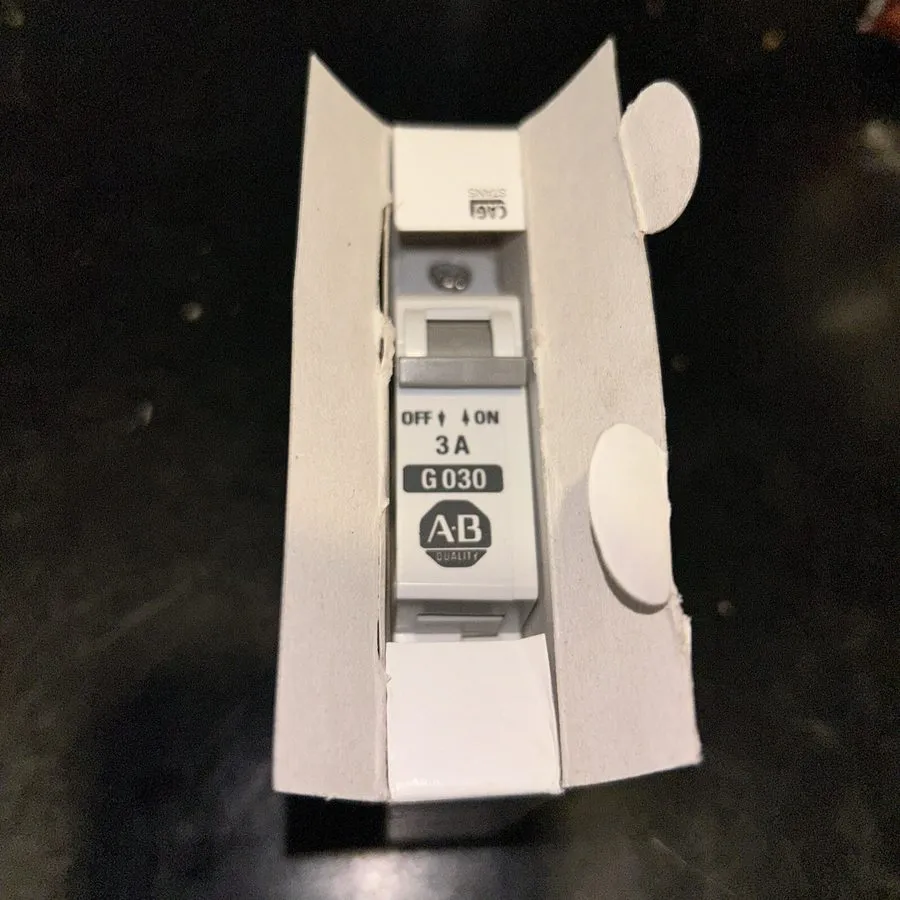 Автоматический выключатель Allen Bradley 1492-CB1G030 Ser B Circuit Breaker 3A 1 — фото лота 1