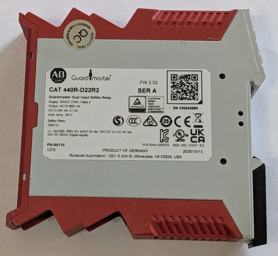 Реле безопасности Allen Bradley 440R-D22R2 Safety Relay GuardMaster GSR DI 24VDC