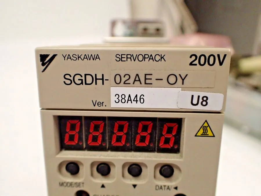 Сервопривод OMRON YASKAWA SGDH-02AE-OY SERVOPACK IN 1PH 200-230V OUT 3PH 0-230V