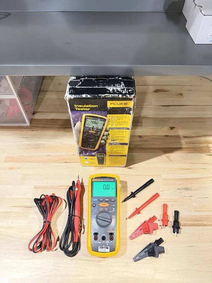 Тестер Fluke 1507 Insulation Resistance Tester Megohmmeter