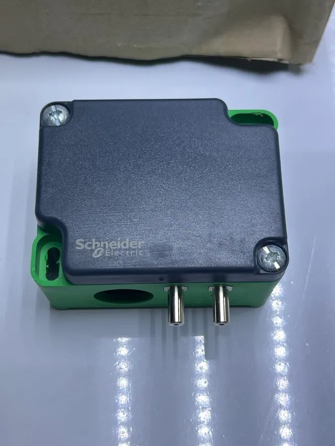 Датчик давления SCHNEIDER SPD310-100…1000Pa PRESSURE TRANSMITTER 004700320