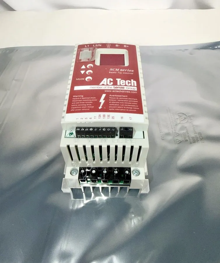 Электродвигатель LENZE AC TECH SM208S VARIABLE SPEED MOTOR Drive