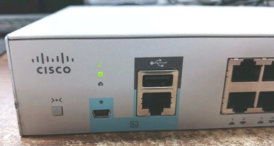 Коммутатор Cisco WS-C2960L-8TS-LL Catalyst 2960 8-Port Gigabit Ethernet Switch