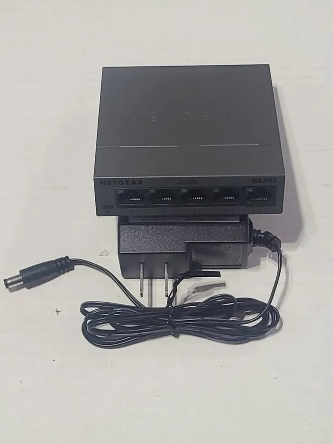 Коммутатор Netgear GS305-100PAS 5-Port Gigabit Ethernet Soho Switch Series