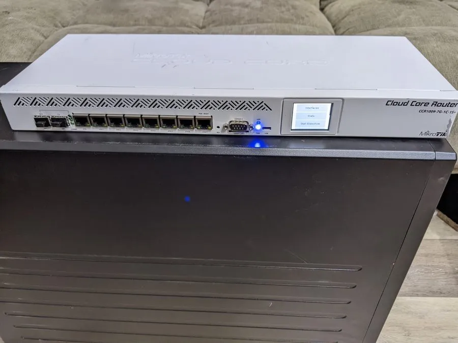 Маршрутизатор MikroTik CCR1009-7G-1C-1S+ router&lhy — фото лота 1