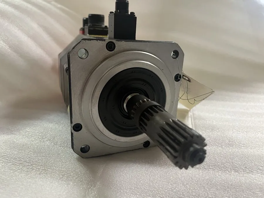 Серводвигатель Fanuc A06B-0123-B175 a3/3000 AC Servo Motor 127 V 0.9 kW A06B (VT — фото лота 2