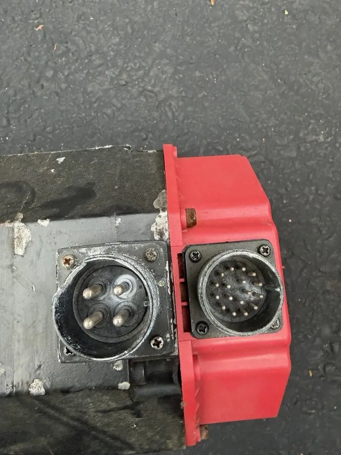 Серводвигатель GE FANUC a30/1200 AC SERVO MOTOR A06B-0151-B075#7008. 3.3kW, 191V — фото лота 1