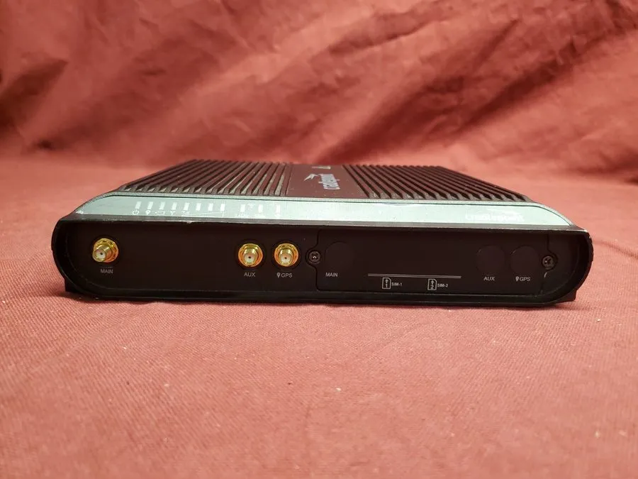 Маршрутизатор Cradlepoint IBR1700-1200M-B Ruggedized Mobile Wireless Router 4G