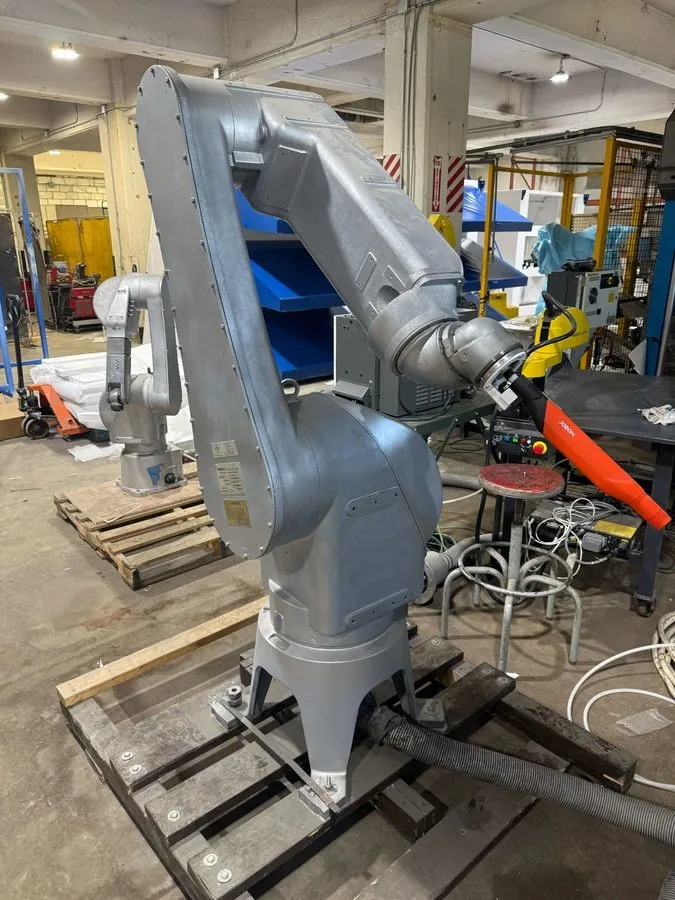 Робот Fanuc Paint Robot P-50iB 10L w/ R-30iB Mate Controller — фото лота 1