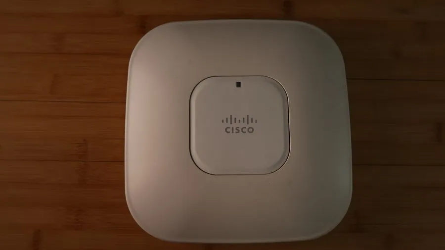 Точка доступа Wi-Fi x Cisco AIR-LAP1142N-A-K9 Aironet 802.11n Single Band Access — фото лота 2