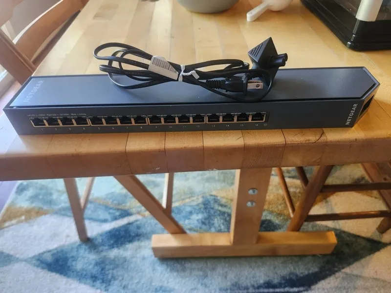 Коммутатор Netgear GSS116E ProSAFE 16-Port Gigabit Network managed Switch