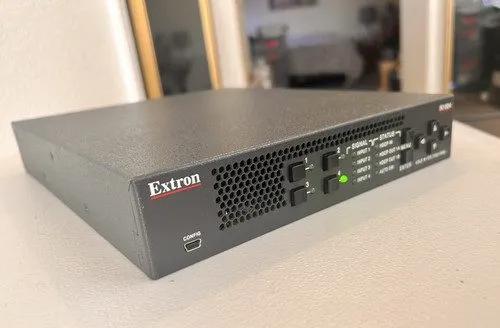 Видеокоммутатор Extron IN1804 DI 4 Input COMPACT 4K SEAMLESS SCALING SWITCHER