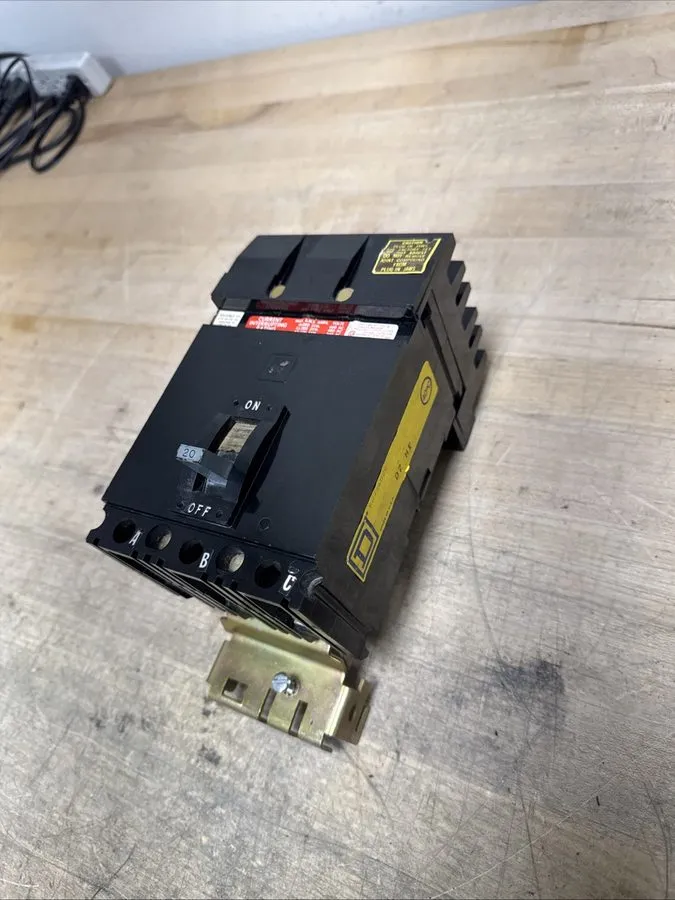 Автоматический выключатель SQUARE D FH36020 20 amp 600 volt I line Circuit Break