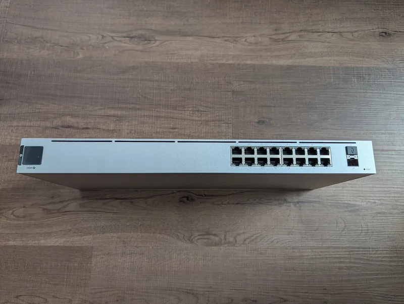 Коммутатор Ubiquiti UniFi USW-16-PoE 16-Port Gigabit PoE Fully Managed Rackmount — фото лота 1