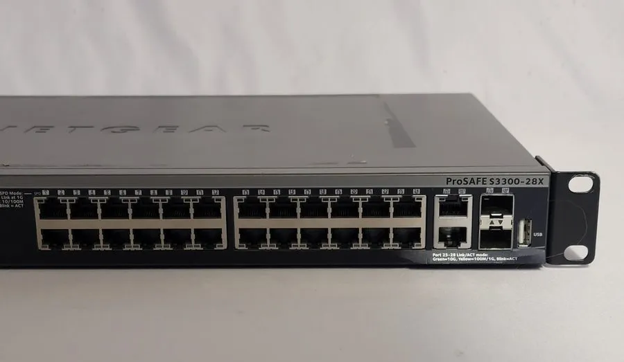 Коммутатор NETGEAR GS728TX ProSAFE S3300-28X 28-Port Smart Managed Gigabit Switc