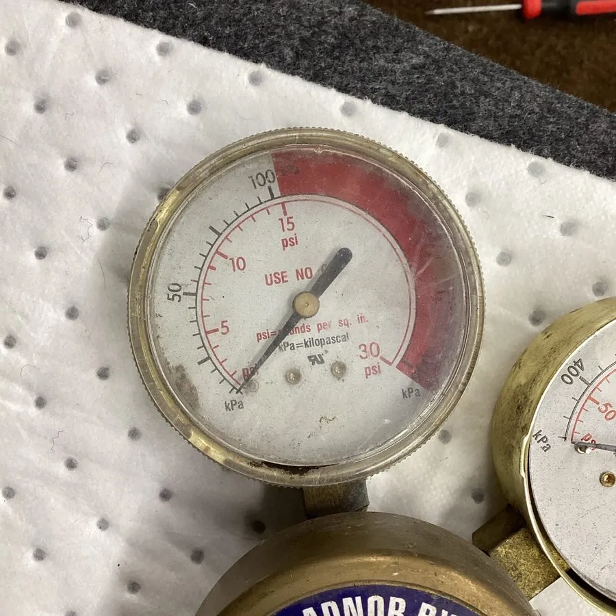 Трубопроводная арматура Radnor HARRIS 425-15 Harris 425 Gas Regulator Pre Owned