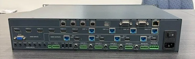 Видеокоммутатор Kramer VP-558 HDMI/HDBaseT Presentation Switcher Scaler 11x4 108 — фото лота 1