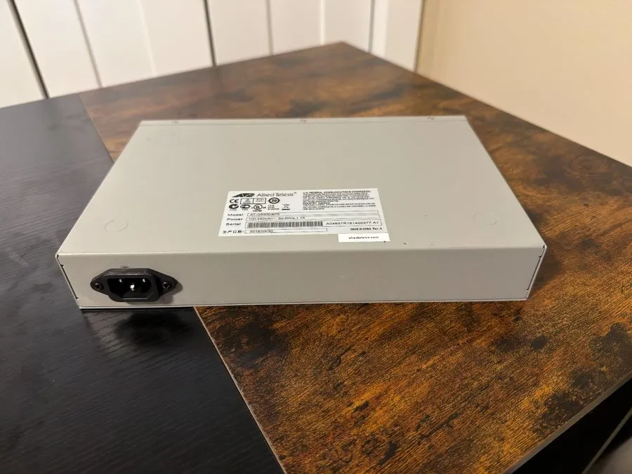 Коммутатор Allied Telesis AT-GS900/8 Unmanaged Gigabit Ethernet Switch 8-Port
