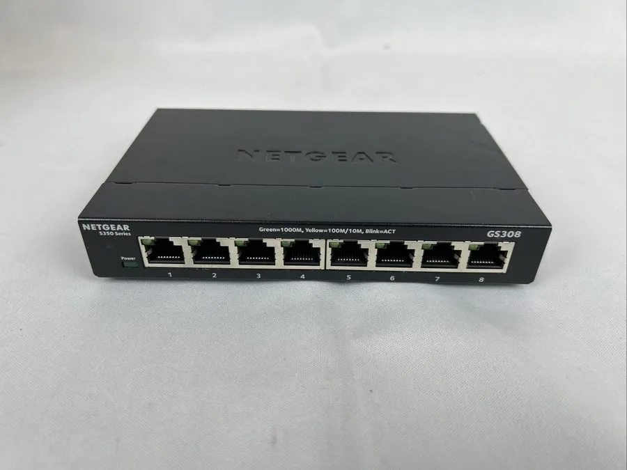 Коммутатор 8-Port Gigabit Ethernet Easy Smart Managed Essentials Switch (GS308E) — фото лота 1