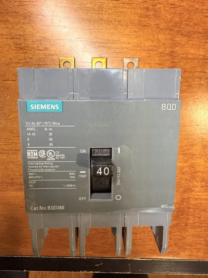 Автоматический выключатель Siemens BQD340 3 Pole 40Amp, 480V Circuit Breaker Bla