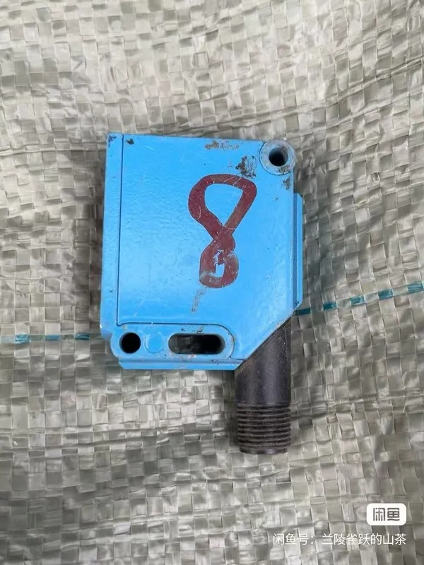 Фотоэлектрический датчик SICK PHOTOELECTRIC REFLEX SENSOR WL12G-3V2572 WITH PAPE