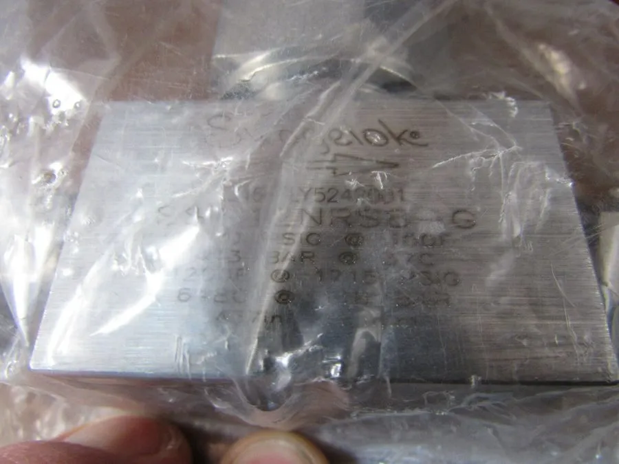 Клапан Swagelok SS-12NRS8 Severe Service Union Bonnet Needle Valve