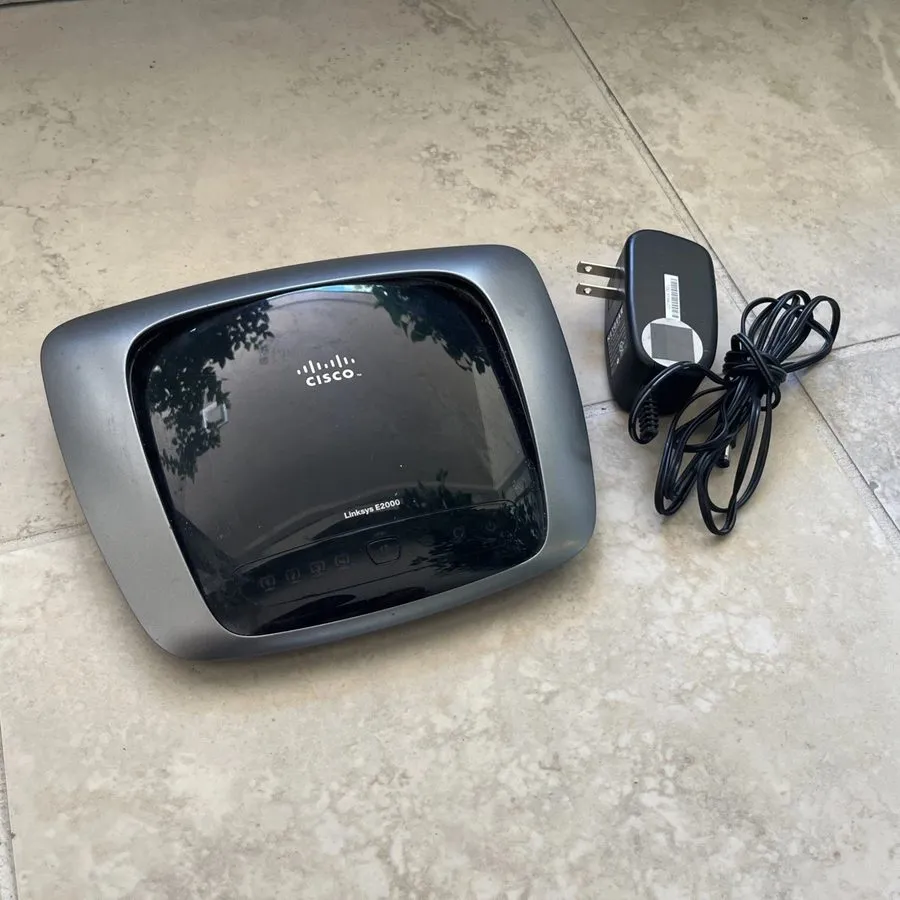 Маршрутизатор Cisco Linksys E2000 Wireless N Router 300 Mbps 4-Port Gigabit