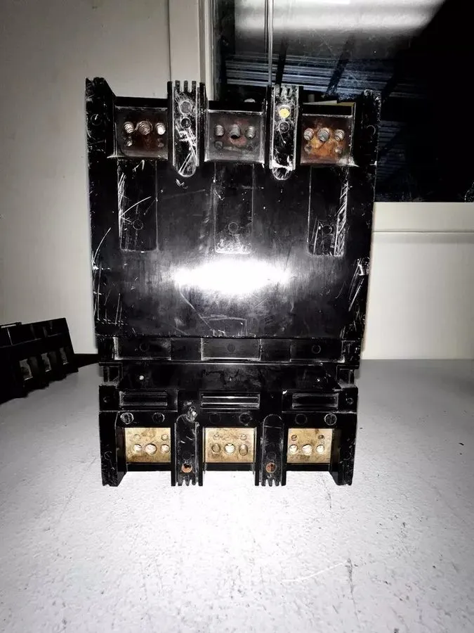 Автоматический выключатель Siemens LD63B600 600V 35kAIC @ 480V 600A 3-Pole Circu — фото лота 2