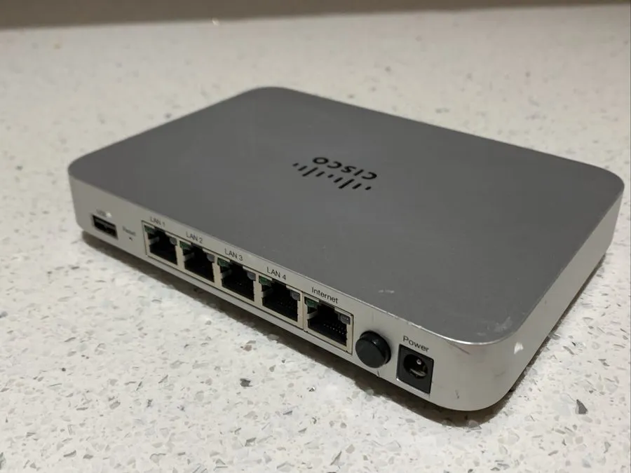 Маршрутизатор CISCO Z1-HW-US Meraki Z1 Cloud Managed Teleworker Gateway (US Plug