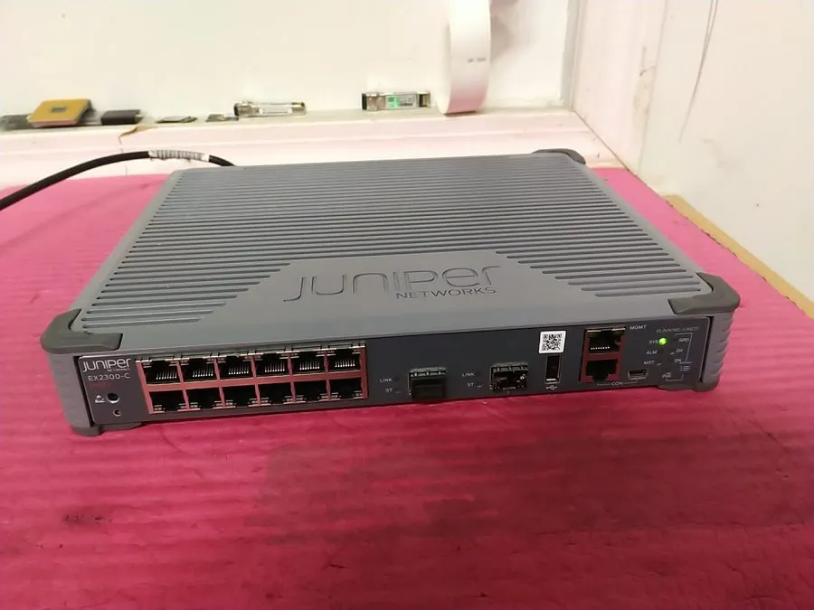 Коммутатор Juniper EX2300-C-12P 12 Port PoE+ Fanless Switch 2x 10GbE SFP+ Junos