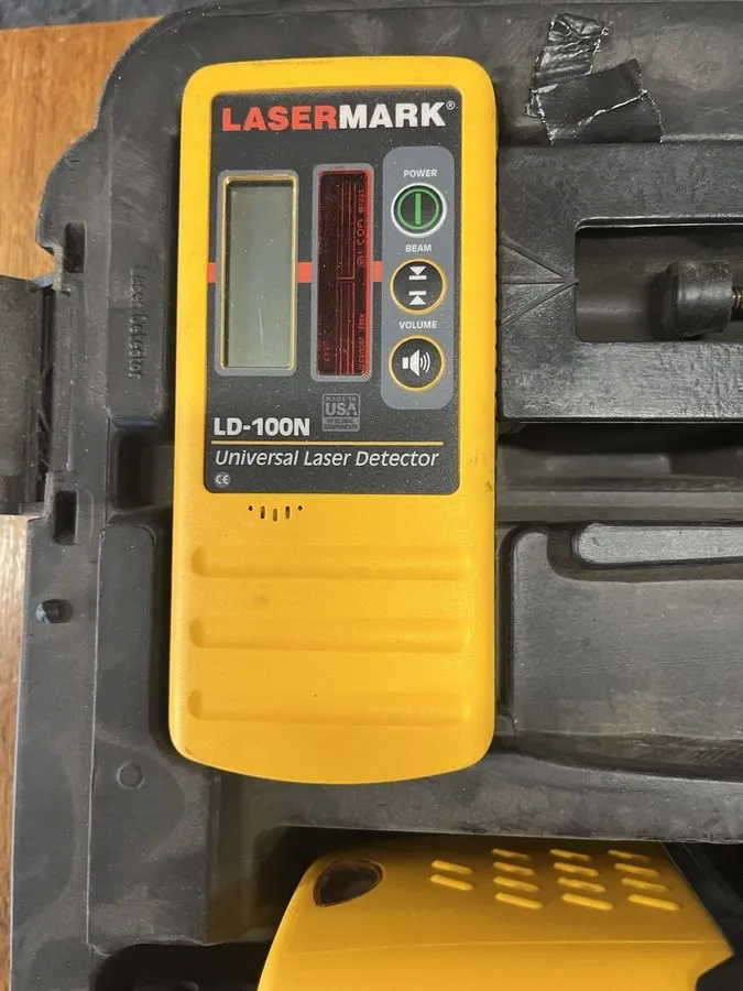 Нивелир CST/berger LaserMark LM30 Self-Leveling Red Rotary Laser Level w/ LD-100