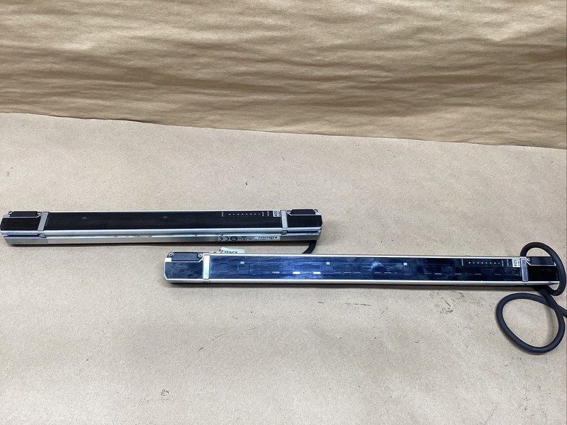 Световая завеса Keyence SL-C20H-R Safety Light Curtain 24VDC 73mA Class 2