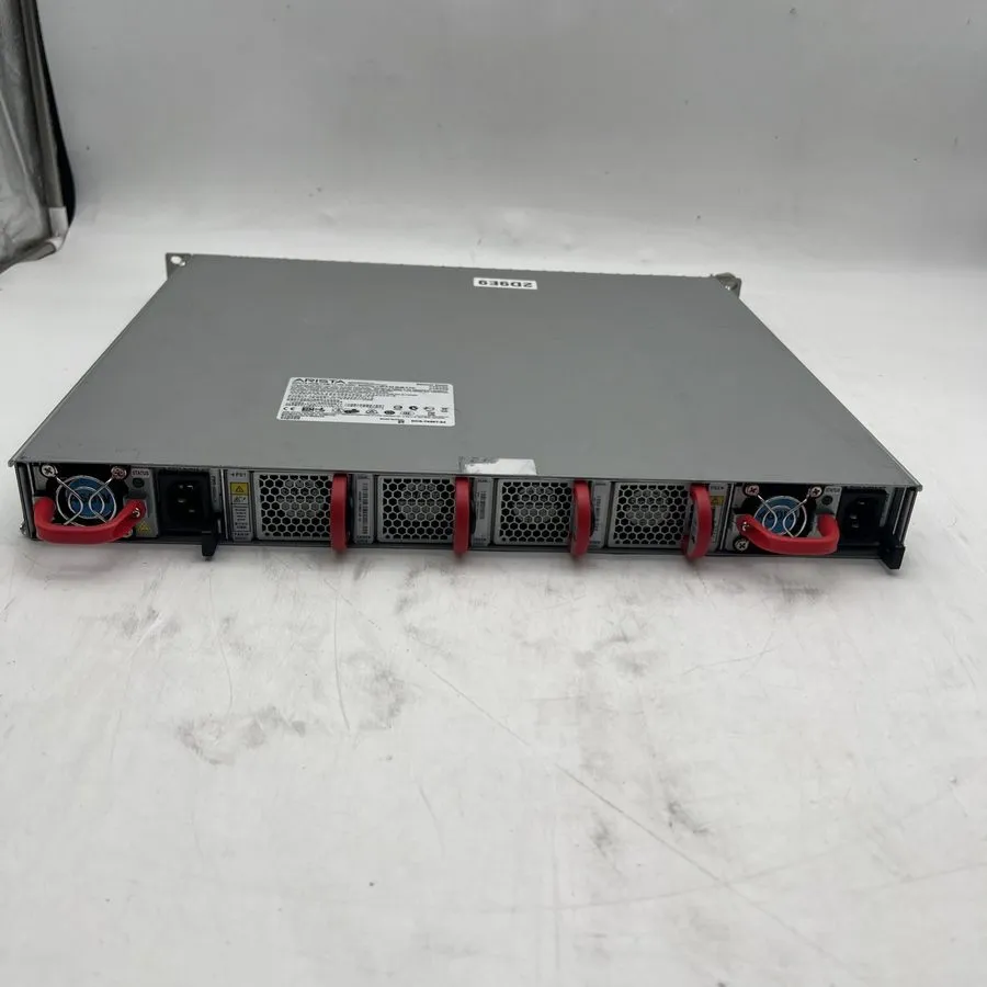 Коммутатор DCS-7050T-64-R Arista 7050 48-port 1/10GBASE-T Switch with 4x QSFP+ U