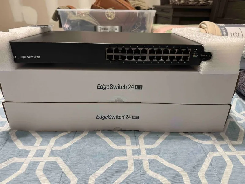 Коммутатор Ubiquiti Networks ES-24-lite 24 Port EdgeSwitch SEALED