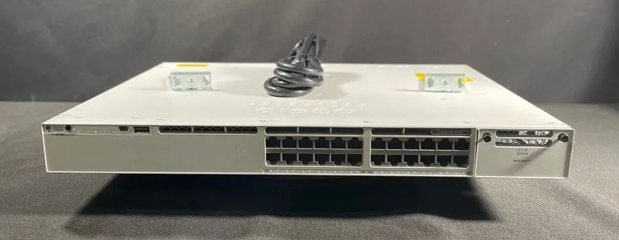 Коммутатор Cisco C9300-24P-E Cisco 24 port 3-layer POE core switch