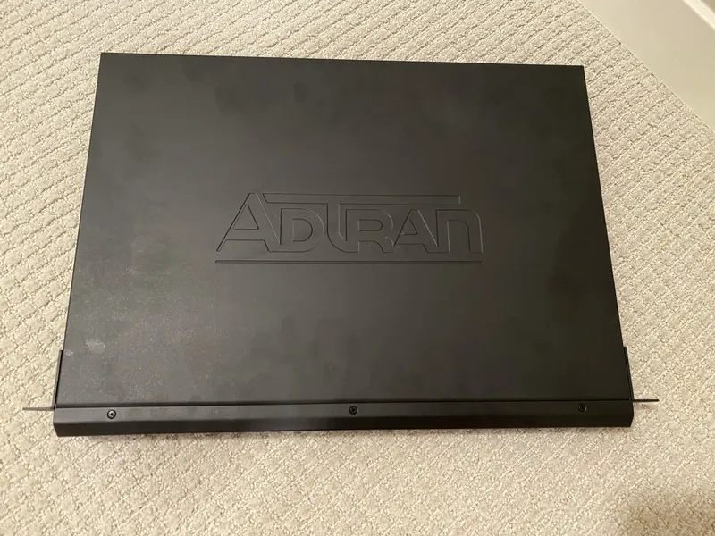 Коммутатор Adtran NetVanta 1335 PoE 24-Port Switch 1700525E2