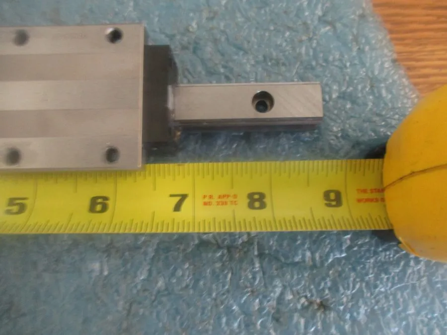 Линейная направляющая THK Linear Rail with SRS15C Linear Table. 8½"