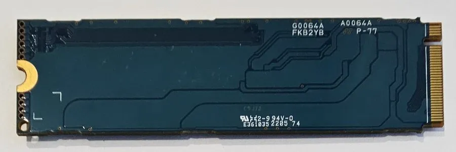 SSD-накопитель KIOXIA 2TB NVMe M.2 SSD PCIe Gen 4x4 KXG70PNV2T04 0YTYK1 98% Heal