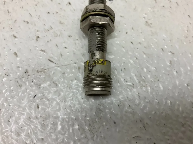 Датчик приближения Omron E2E-X1R5F1-M1 Proximity Switch Sensor (VT)
