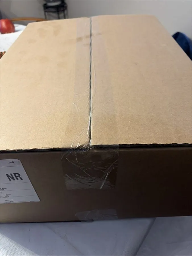 Коммутатор Cisco Catalyst 2960 (WS-C2960-24LC-S) 24-Ports Rack-Mountable Etherne