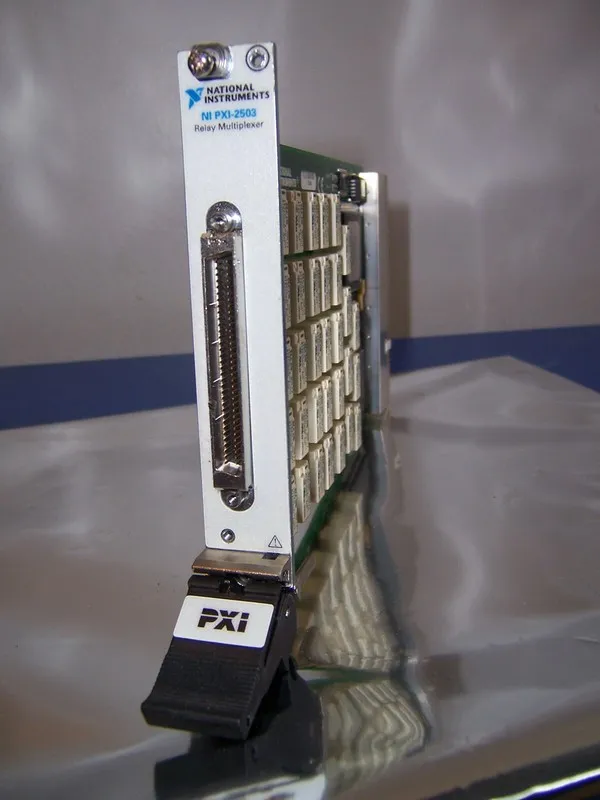 Реле National Instruments NI PXI-2503 777697-01 Relay Multiplexer