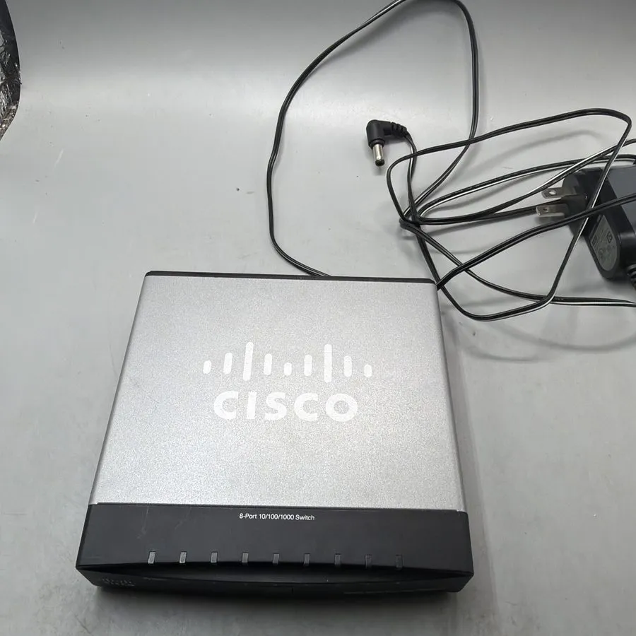 Коммутатор Cisco SD208 8 Port 10/100 Unmanaged Desktop Switch, v1.2, 100389